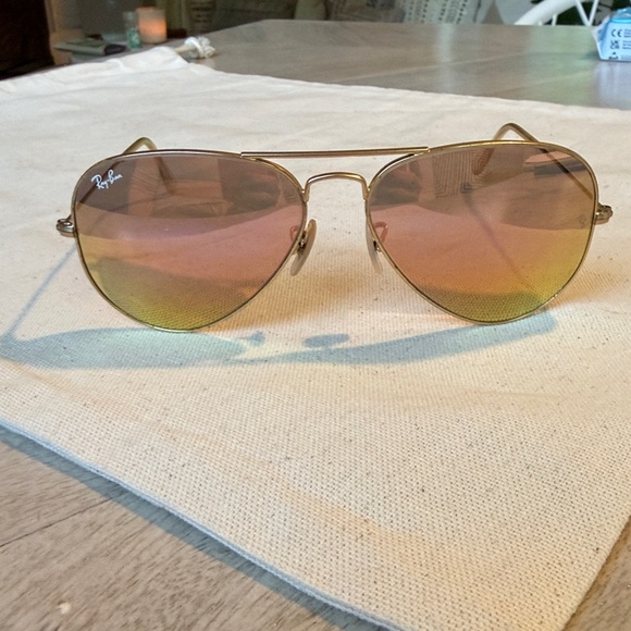 RAY-BAN Mirrored Aviator Sunglasses in Pink Rose Gold EUC - Picture 5 of 13